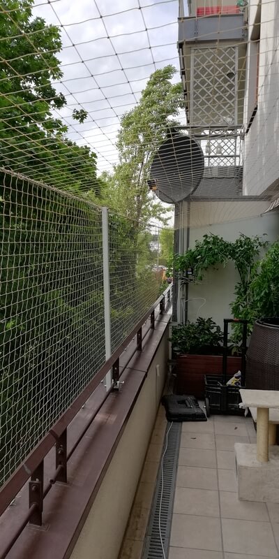 siatki zabezpieczające dla kotów, zabezpieczenie balkonu dla kota Warszawa